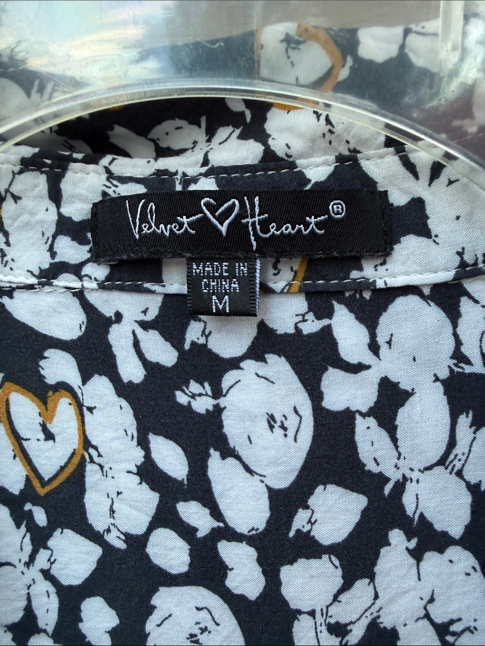 Velvet Heart Button-Down Blouse with Hearts Motif Navy /White, Mustard Size M - Picture 3 of 12